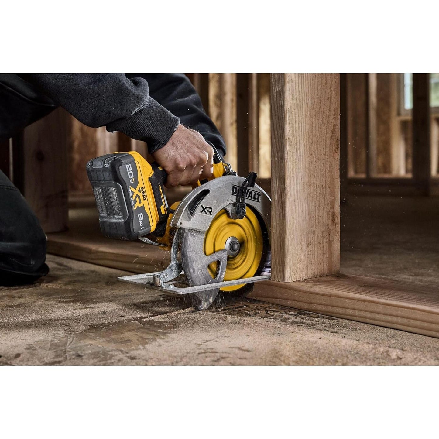 DEWALT 20V MAX XR Brushless Cordless 7-1/4 in. Circular Saw, Tool Only (DCS590B)